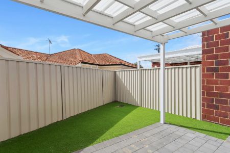 Stylish home Offering Space, Comfort and Convenience - Photo 2