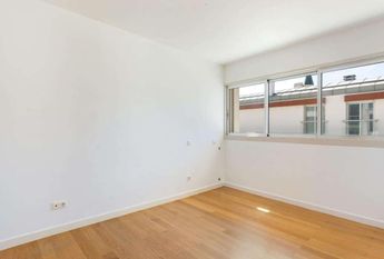 Apartamento T3 Duplex para arrendamento sem móveis no Alto de Santa Catarina, Algés