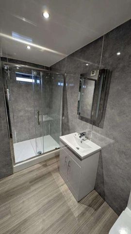 Manchester Road, Heywood, OL10 - Photo 4