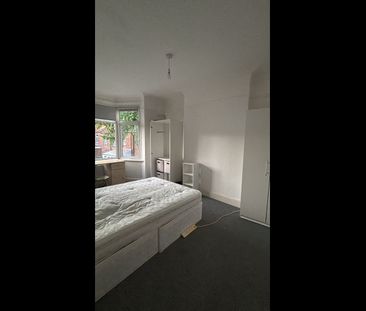 Room in a Shared House, Babington Road, NW4 - Photo 1