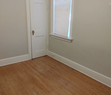 1326 ATHOL 2 BEDROOMS - Photo 5