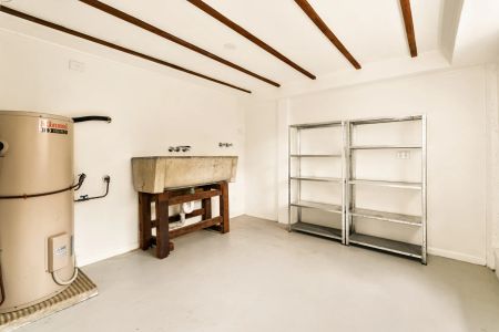 Charming Queenslander on the Hill - Light, Leafy and Full of Character - Photo 4