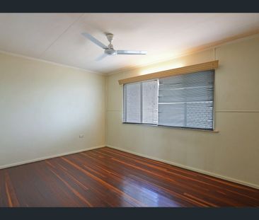 1/11 Bayswater Terrace, Hyde Park, Qld 4812 - Photo 1