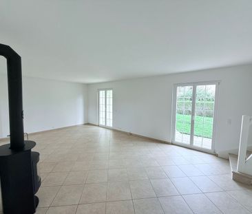 Charming semi-detached villa with 7 rooms in Vessy - Photo 6