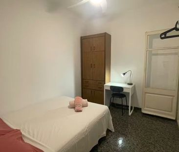 Carrer de Bordeus, Barcelona, Catalonia 08029 - Photo 1