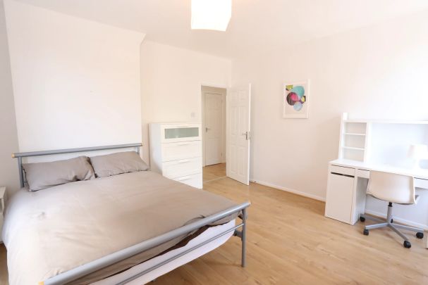 Alton House – Room 4 - Photo 1