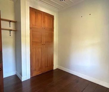 RUSSELL - TWO BEDROOMS - $625.00/WEEK - Photo 5