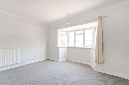 Tolworth Park Road, Surbiton, KT6 - Photo 2