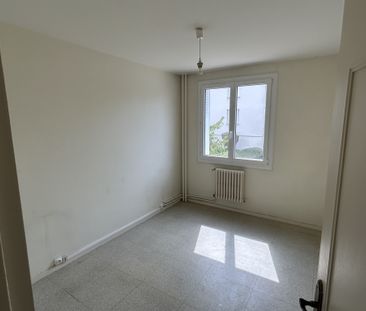 Location Appartement 4 pièces 71m² SAUMUR 49400 - Photo 2