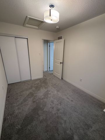 For Lease - 25 King George Way, Clarington, Ontario - Photo 4