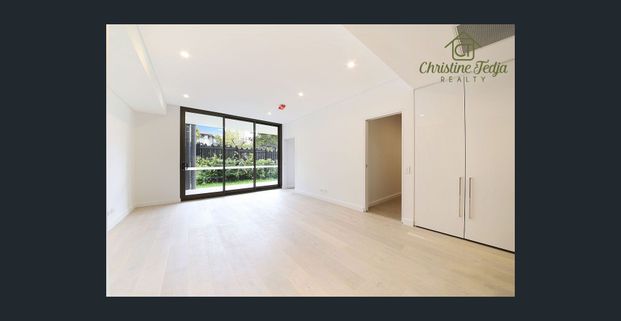 MODERN LUXURY-QUIET-LARGE LIVING/DINING-TIMBER FLOORS-WALK TRAIN SHOPS SCHOOL - Photo 1