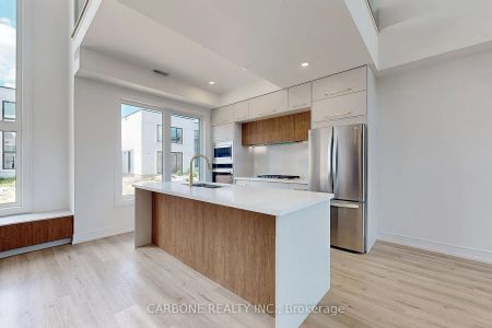 Detached Home For Lease | S9055434 - Photo 4