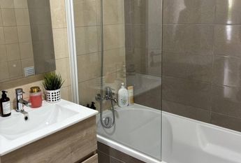 Quartos Grandes em T4 renovado Odivelas Entrada 1Junho