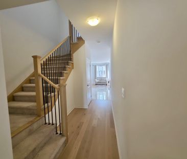For Lease - 889 Douro Street, Stratford, Ontario - Photo 4