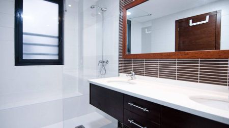 4 room luxury Flat for rent in Valencia - Photo 4