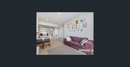 Furnished, spacious and perfectly located! - Photo 5