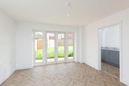 5 bedroom detached house to rent - Photo 2