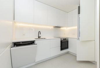 1 Bedroom Apartment with a view, Largo do Rato, Lisboa