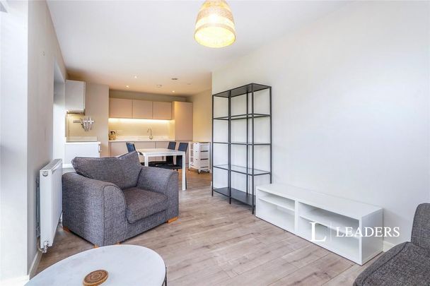2 bedroom flat to rent - Photo 1