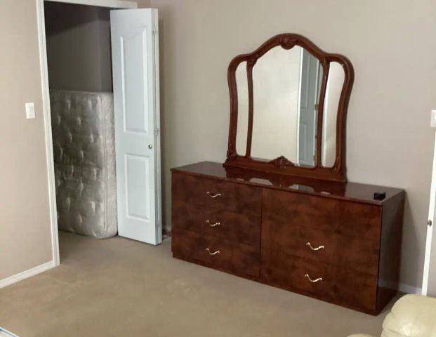 Large Bright furnished rooms 700/mo wifi and util incl — 1 Bedroom Room For Rent - Photo 1