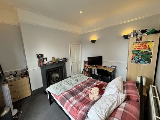 Clarence Street, Haxby Road - P10836 - Photo 1