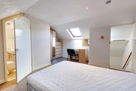4 bedroom terraced house to rent - Photo 2