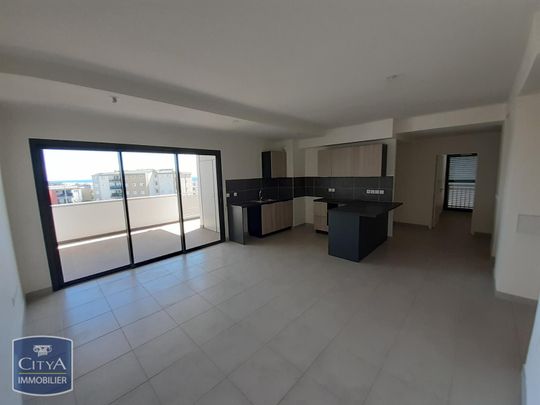 Location Appartement 5 pièces 103m² ST DENIS 97400 - Photo 1