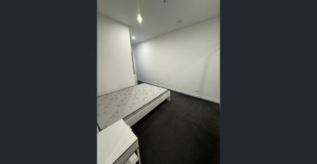 Furnished 2 Bedrooms 1 Bathroom Apartment - Photo 4