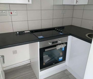 |ref: |, Dyer Road, Southampton, SO15 - Photo 6