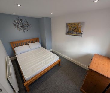 2 bedroom semi-detached house to rent - Photo 2
