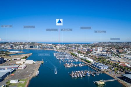 Ideal work from home apartment; larger than average, air-conditioned and district views. Includes parking. - Photo 3