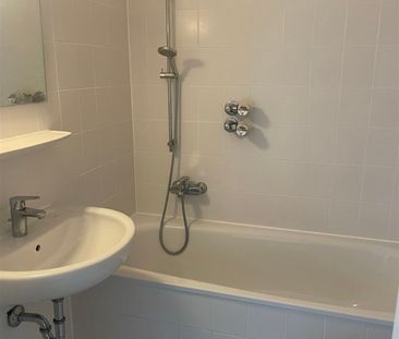 Schö­ne teil­mö­blier­te 1‑Zim­mer-Woh­nung in KS — Mit­te! (Ost E2) - Photo 4