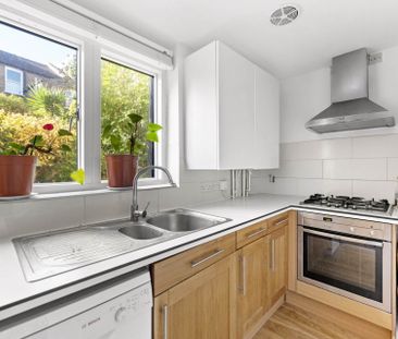 Price £2,500 pcm - Available Now - Unfurnished - Photo 3