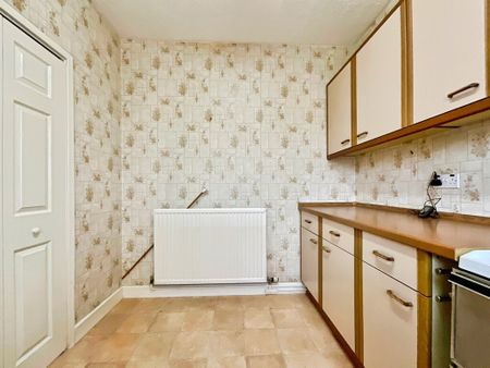 1 bedroom Apartment to let - Photo 5