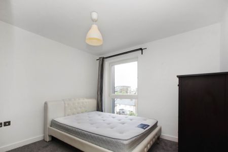 Price £1,700 pcm - Available 07/01/2026 - Part Furnished - Photo 4