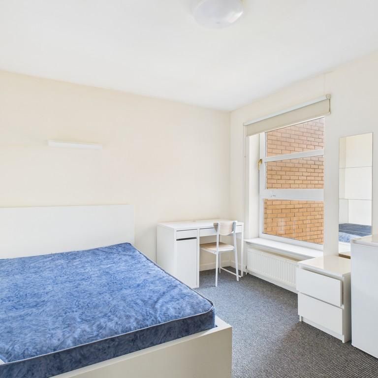 15 bedroom flat to rent - Photo 1