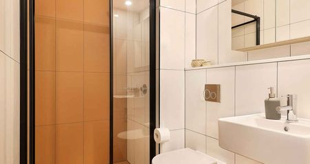 Premium Single Bedroom – 2 Share - Photo 5