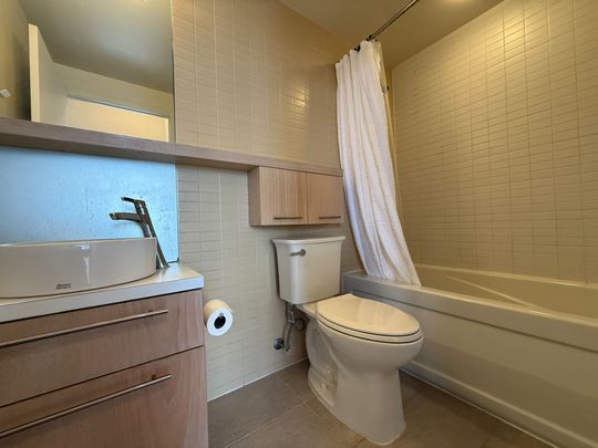 For Lease - 21 Carlton Street Unit# 3203, Toronto, Ontario - Photo 1