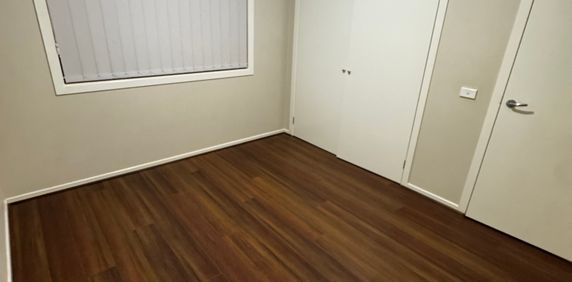 Cranbourne East - Photo 2