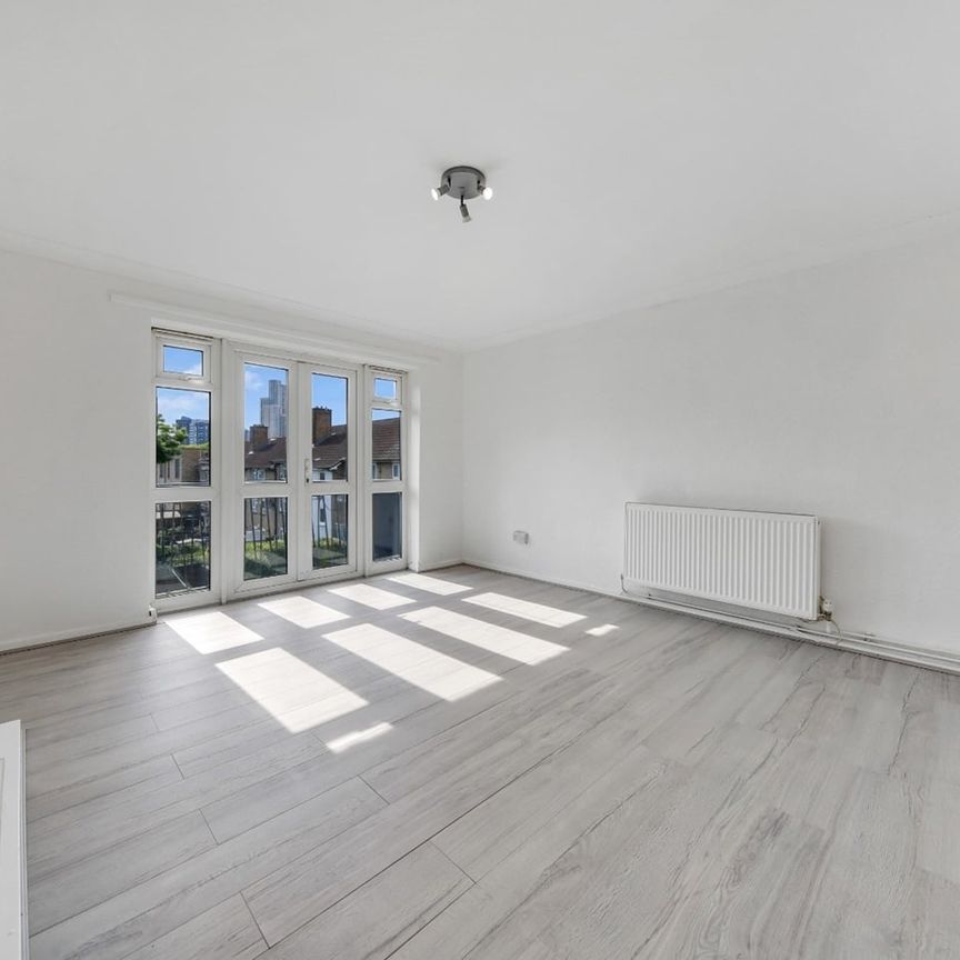 3 Bed Flat, Paul Street, E15 - Photo 1