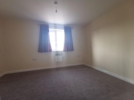 Calcutta Road, Tilbury, RM18 - Photo 2