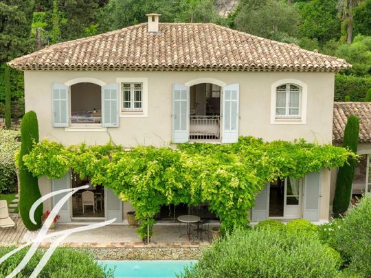 Maison à louer Mougins, Cote d'Azur, France - Photo 1