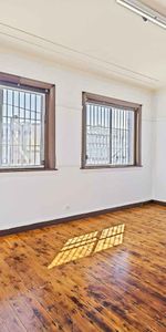 Large Two-Bedroom Apartment in the Heart of Crows Nest - Photo 3