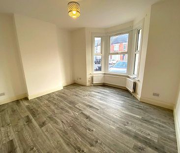 4 bedroom terraced house to rent - Photo 1