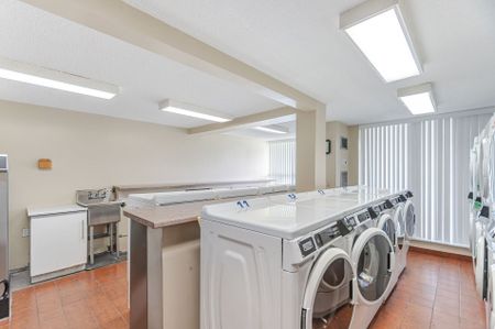 For Lease - 18 Knightsbridge Road Unit# 1012, Brampton, Ontario - Photo 4