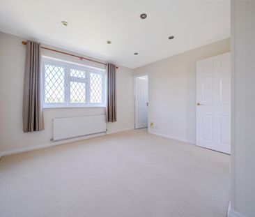Fox Dene Godalming, Godalming - 4 bedrooms Property for lettings - ... - Photo 5
