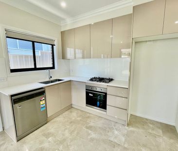 Brand-New & Tastefully Constructed Flat - Photo 4