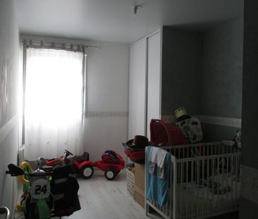 Location Appartement 3 pièces 74m² FLEURY LES AUBRAIS 45400 - Photo 4