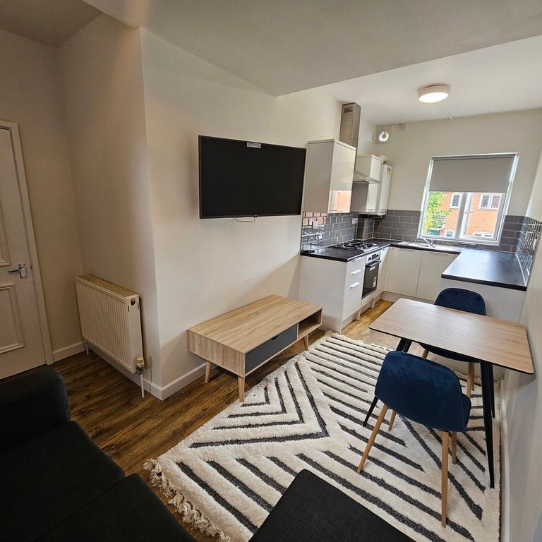 1 Bed Student Accommodation - Photo 1