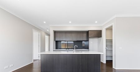 Stunning Family Home for Rent! - Photo 4